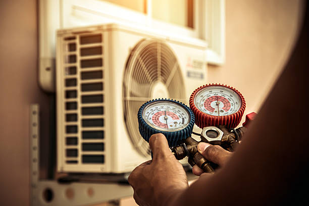 Professional Hvac technician working in Lindale, TX